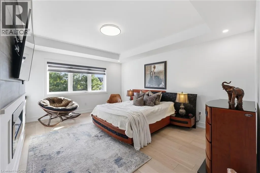 14 BERGENSTEIN Crescent