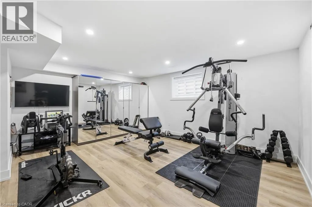 14 BERGENSTEIN Crescent