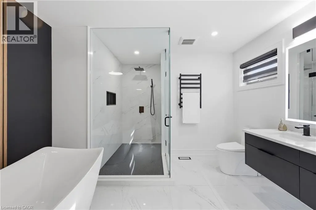 14 BERGENSTEIN Crescent