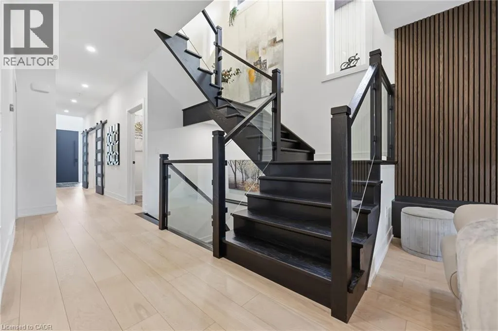14 BERGENSTEIN Crescent
