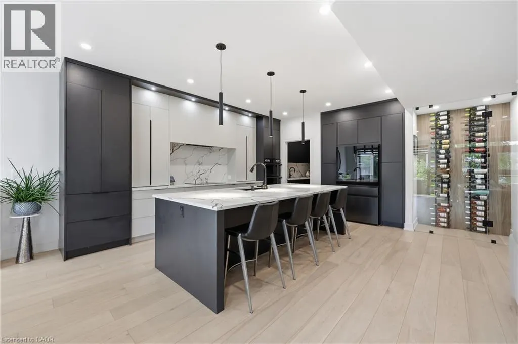 14 BERGENSTEIN Crescent