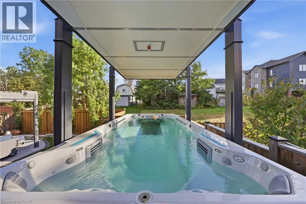 14 BERGENSTEIN Crescent