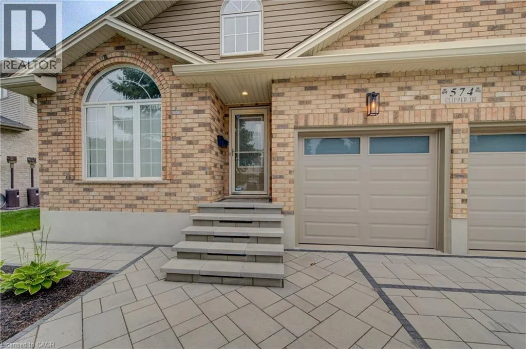 574 CLIPPER Drive