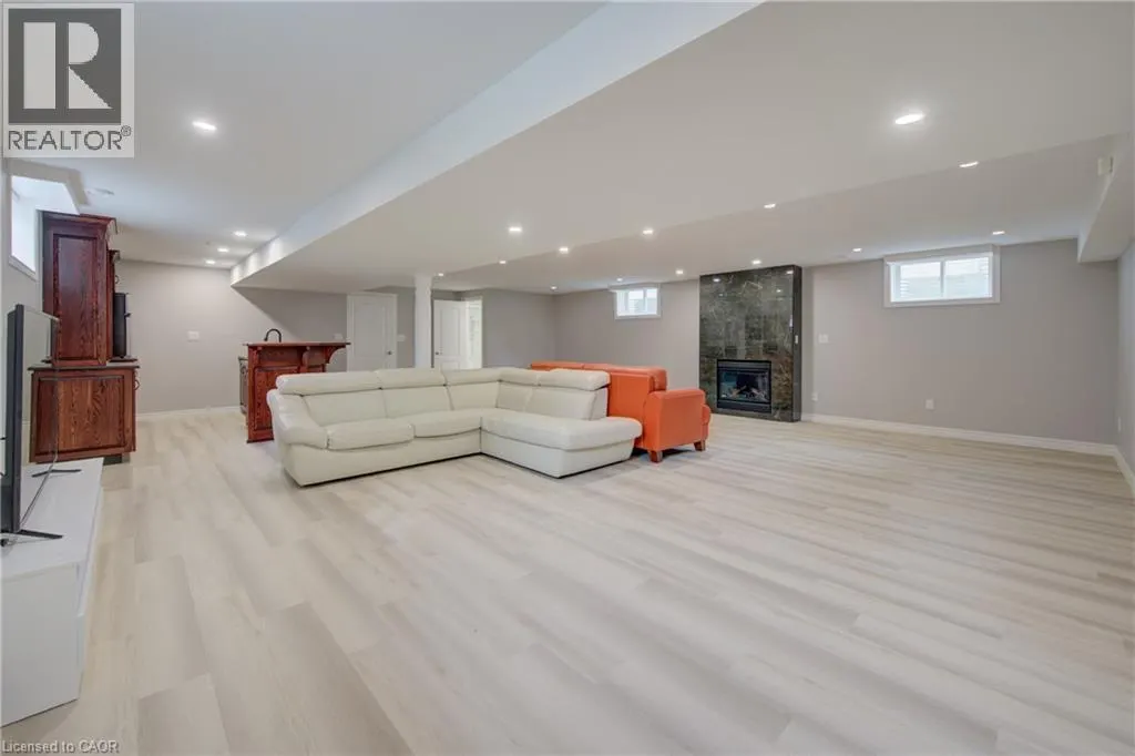 574 CLIPPER Drive