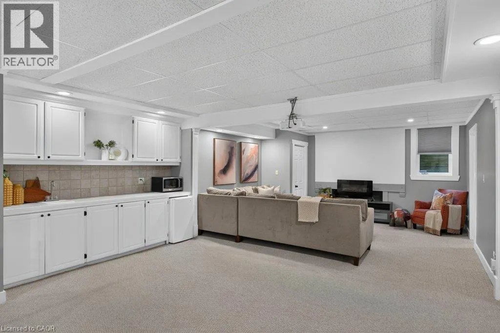 447 GOLF LINKS Road