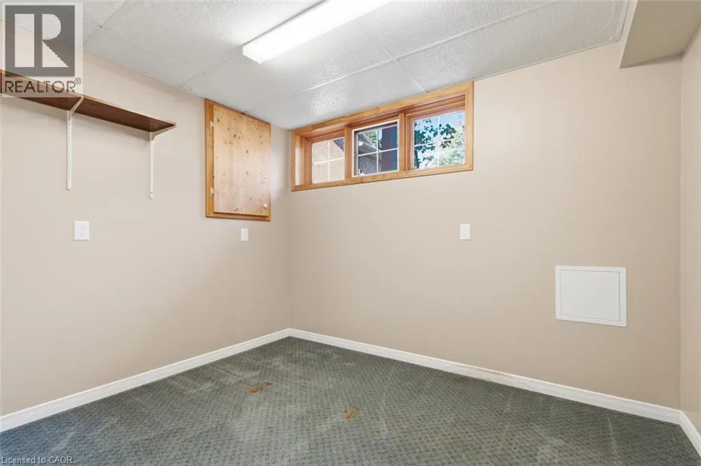 23 MADISON Court W