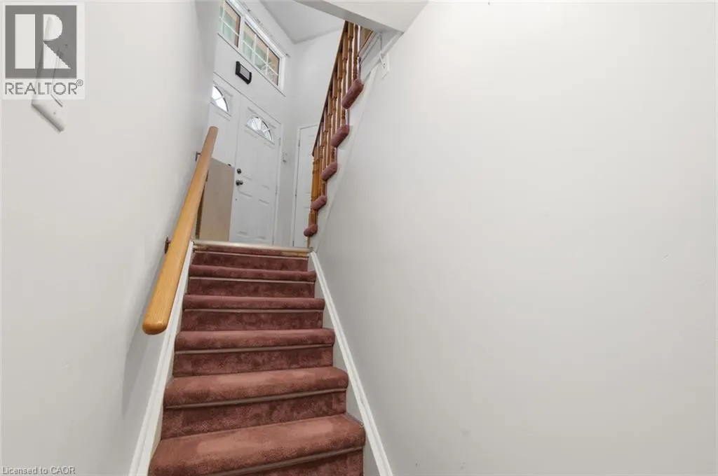 23 MADISON Court W
