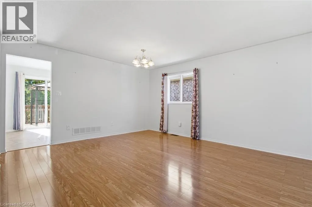 23 MADISON Court W