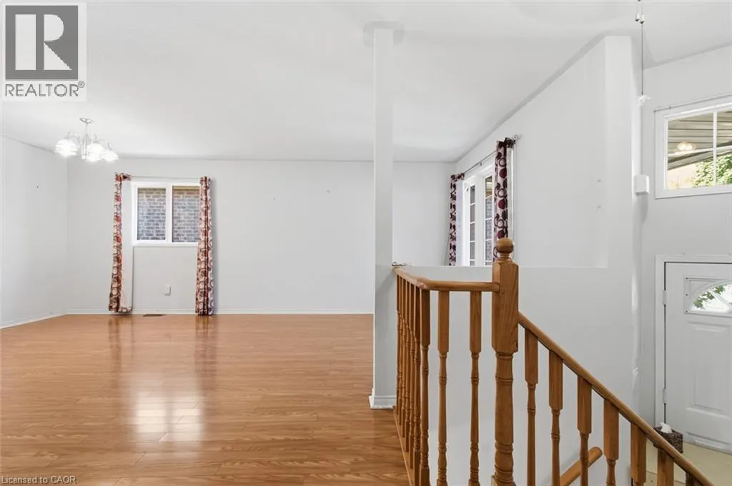 23 MADISON Court W