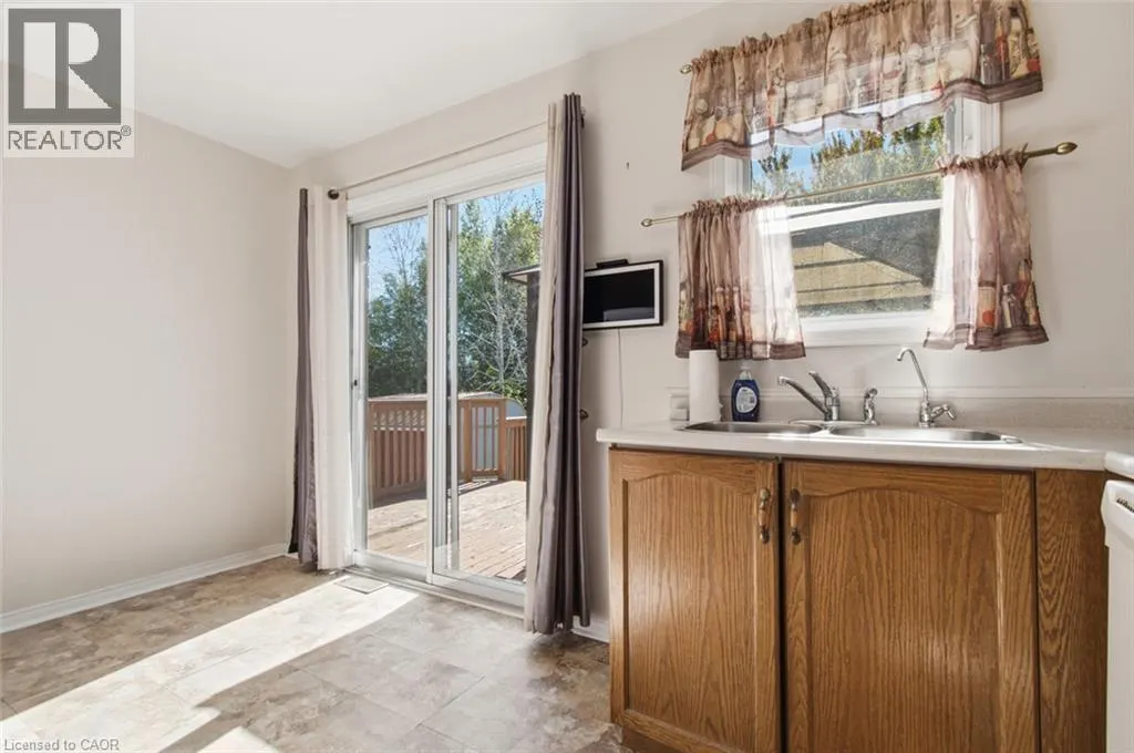 23 MADISON Court W