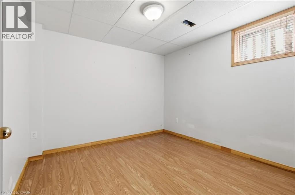 23 MADISON Court W