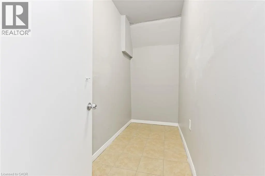 238-242 KING Street E