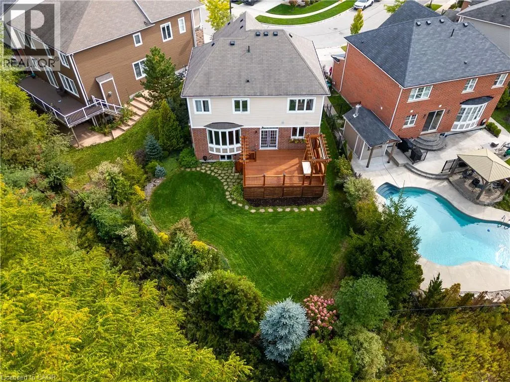 296 FALLING GREEN Crescent