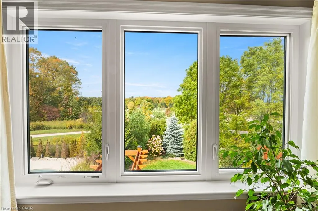 296 FALLING GREEN Crescent