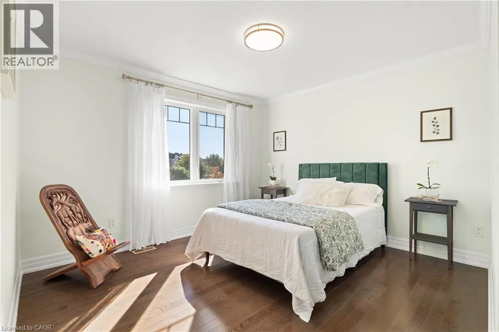 296 FALLING GREEN Crescent