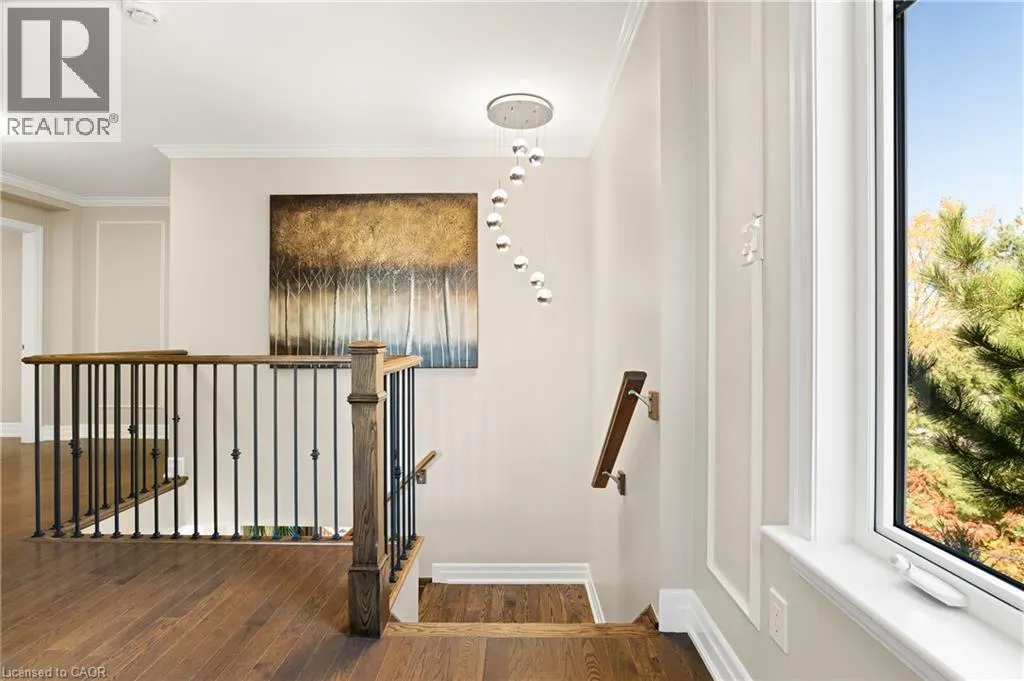 296 FALLING GREEN Crescent