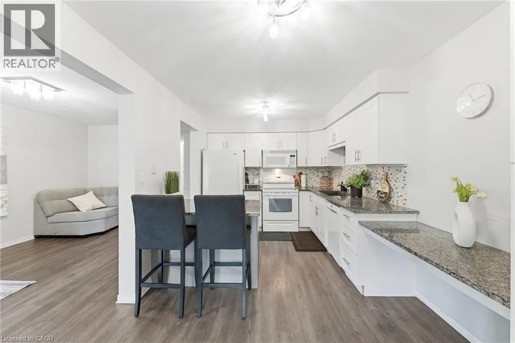 283 FENNEL Street