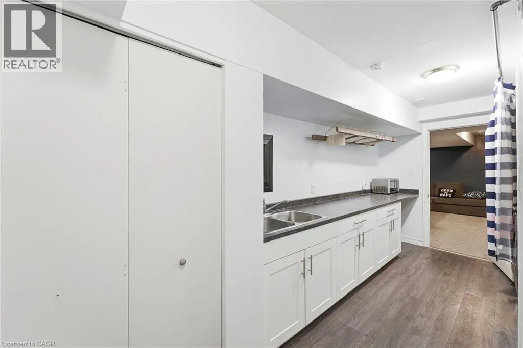 283 FENNEL Street