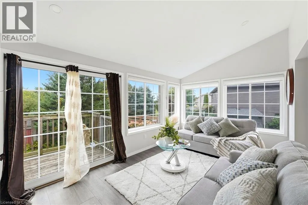 283 FENNEL Street