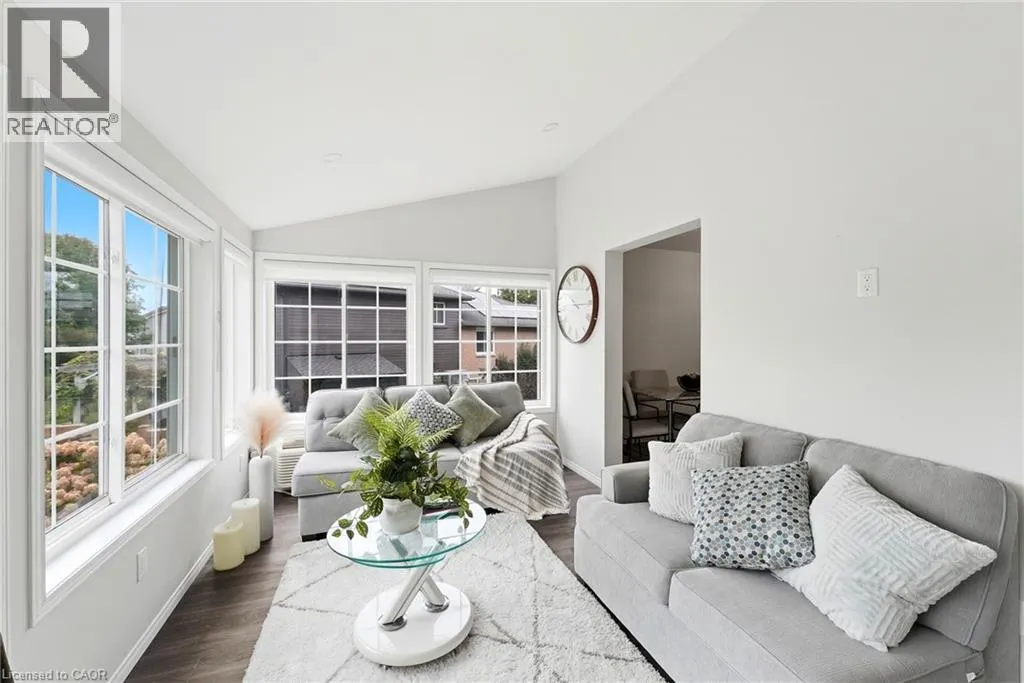 283 FENNEL Street