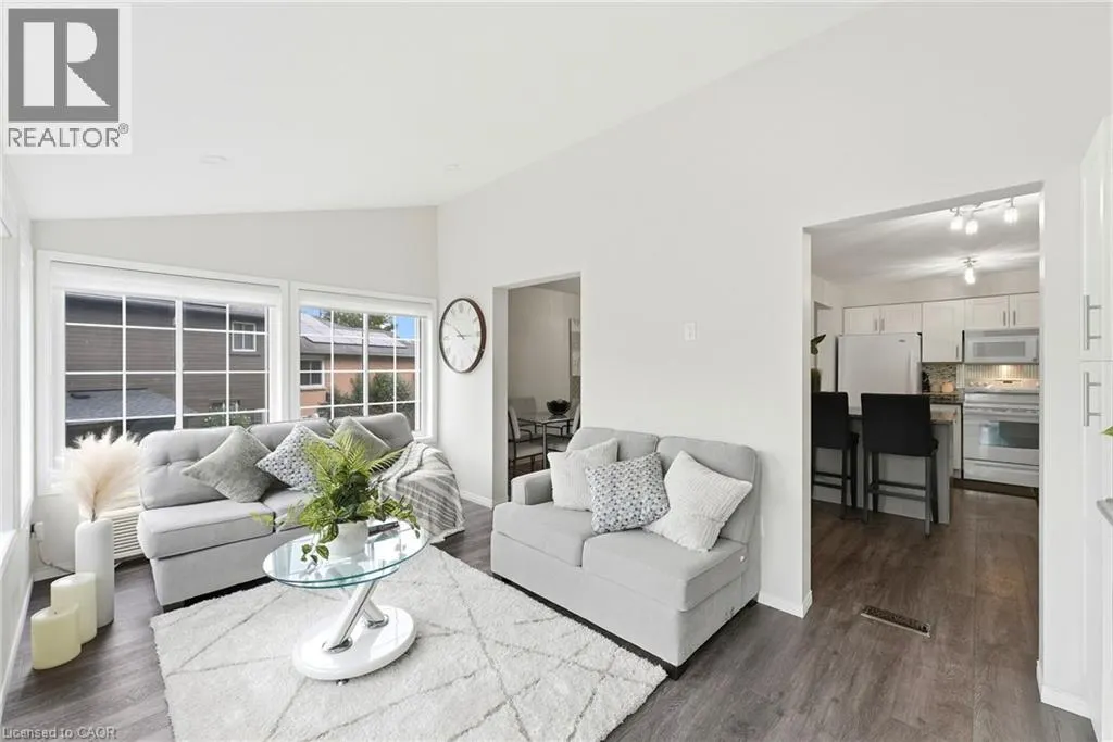 283 FENNEL Street