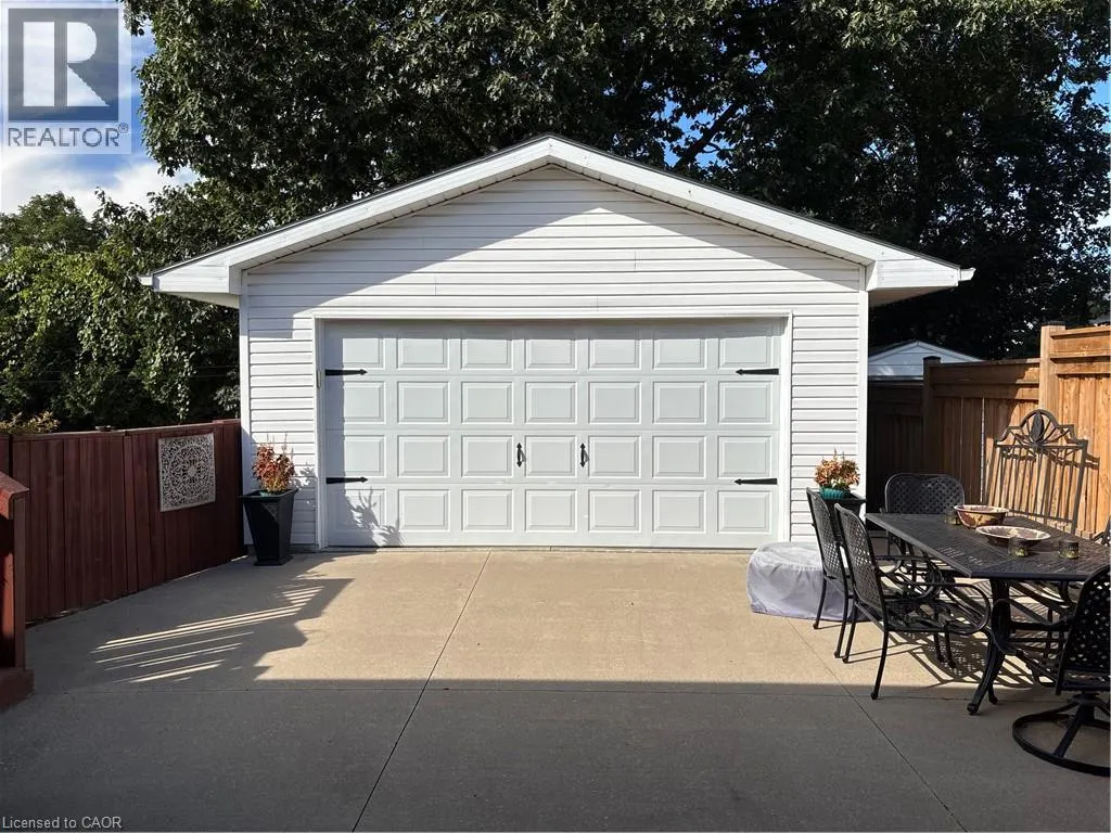 91 LYNNDALE Road