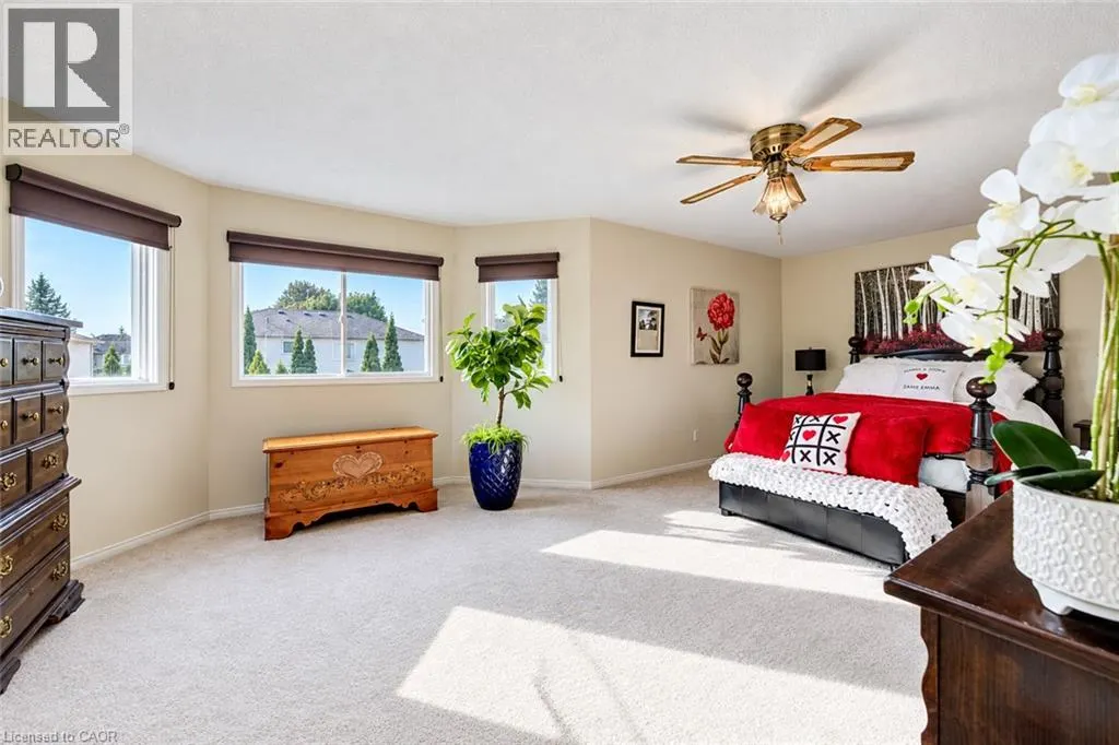 11 PEREGRINE Crescent