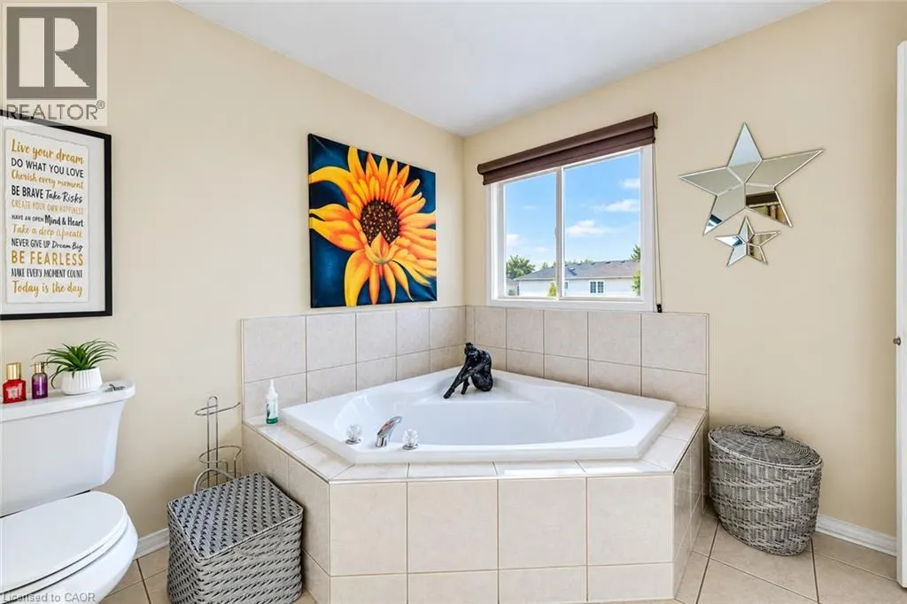 11 PEREGRINE Crescent