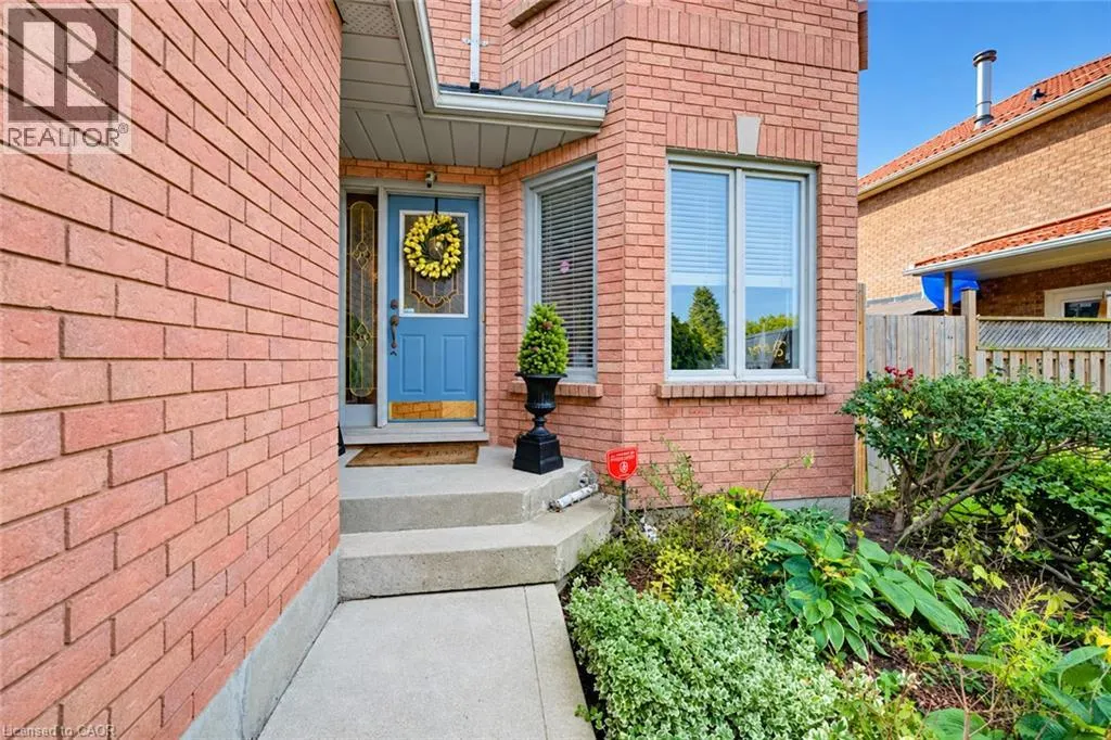 11 PEREGRINE Crescent