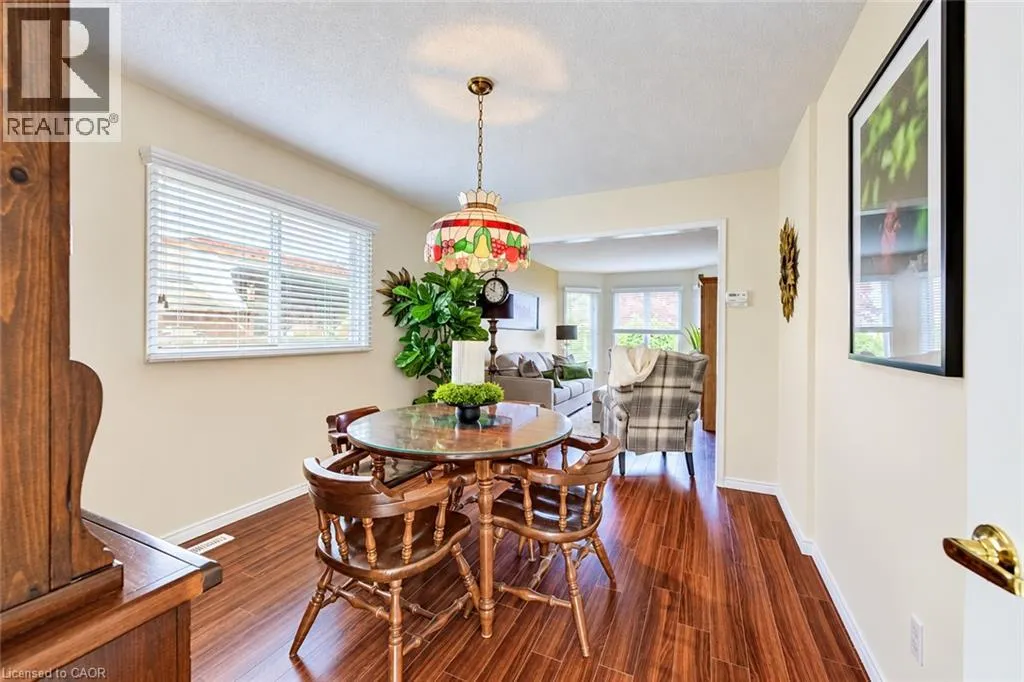 11 PEREGRINE Crescent