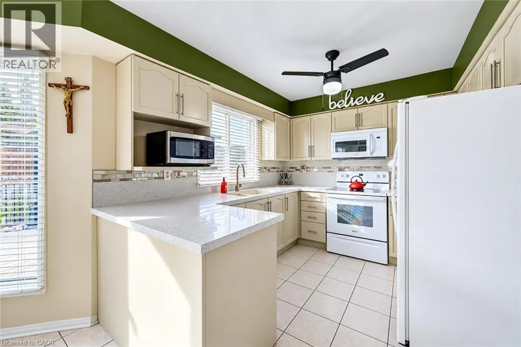 11 PEREGRINE Crescent