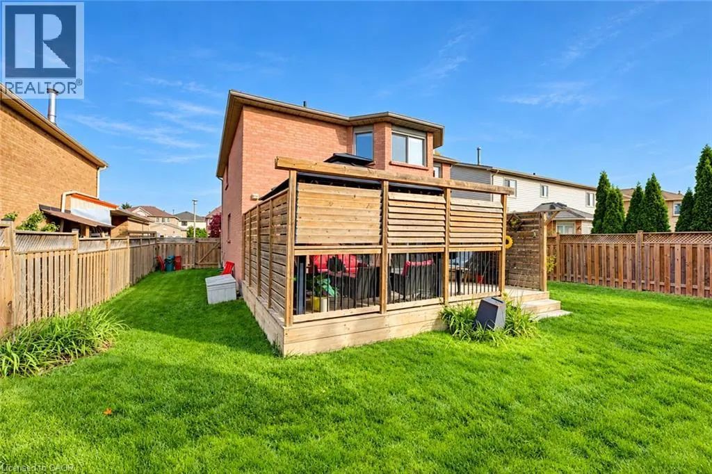11 PEREGRINE Crescent