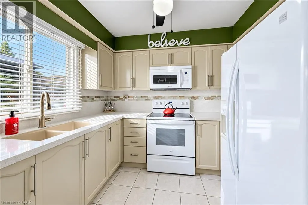 11 PEREGRINE Crescent