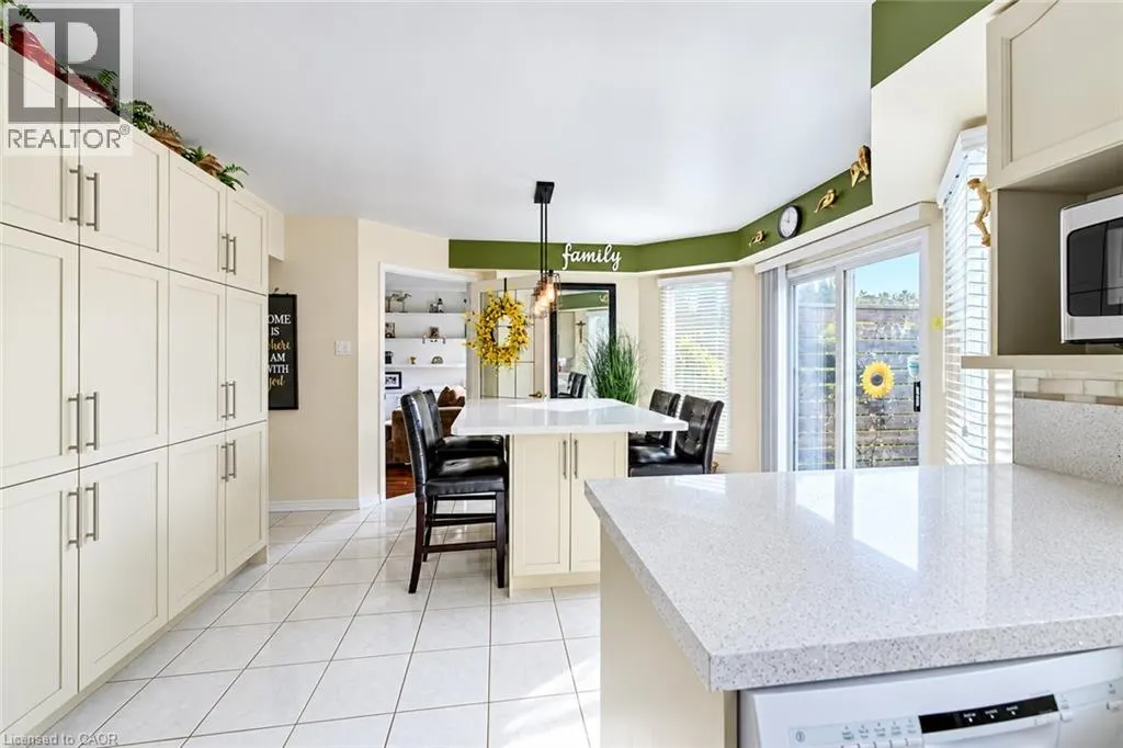 11 PEREGRINE Crescent