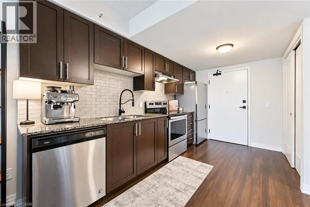 104 SUMMIT RIDGE Drive Unit# 106 #106