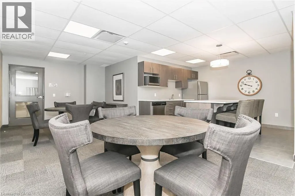 104 SUMMIT RIDGE Drive Unit# 106 #106