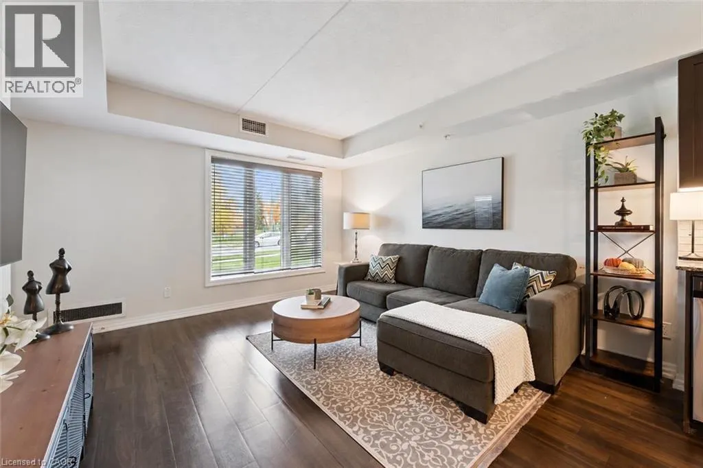 104 SUMMIT RIDGE Drive Unit# 106 #106