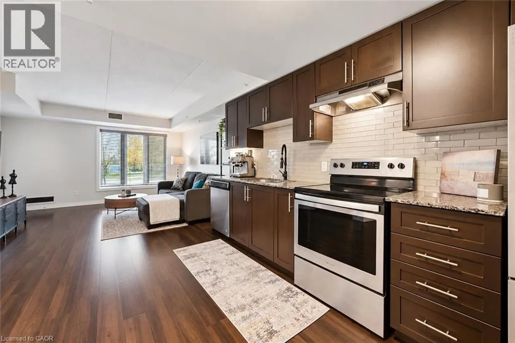 104 SUMMIT RIDGE Drive Unit# 106 #106