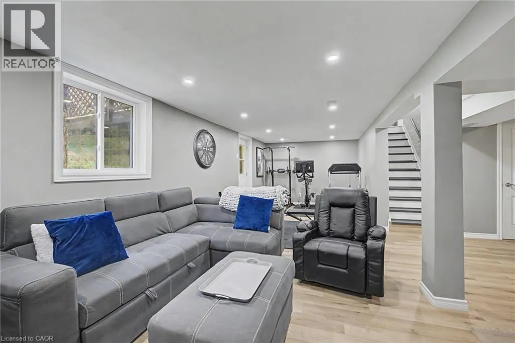 4 FAIRVIEW Street