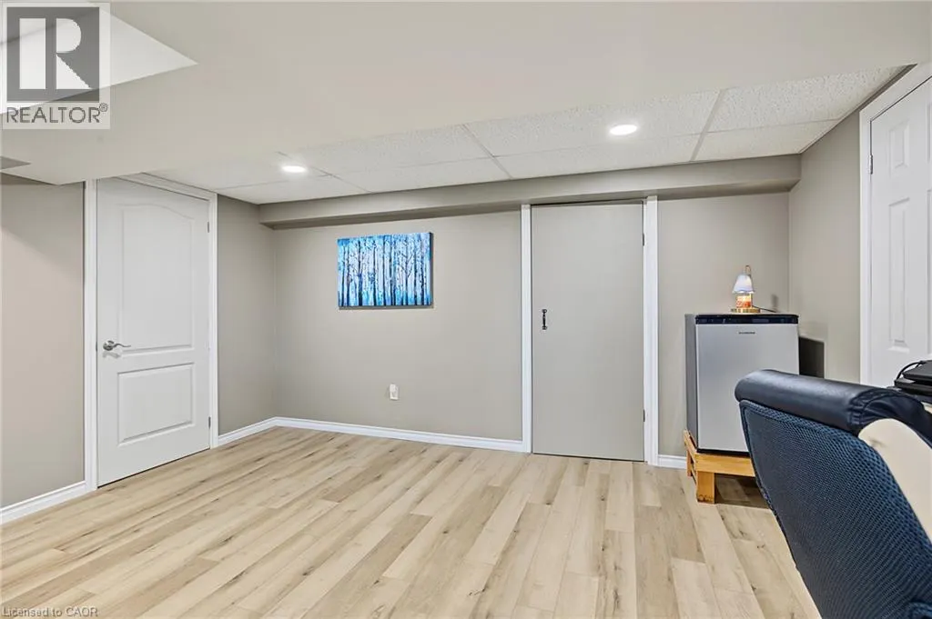 4 FAIRVIEW Street