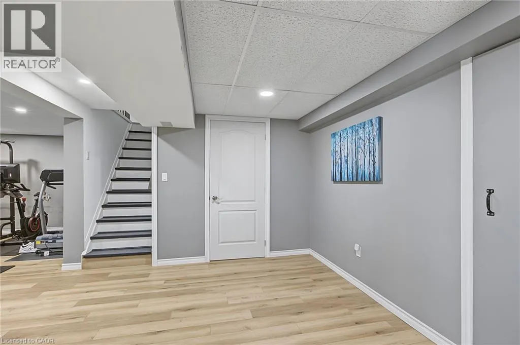 4 FAIRVIEW Street