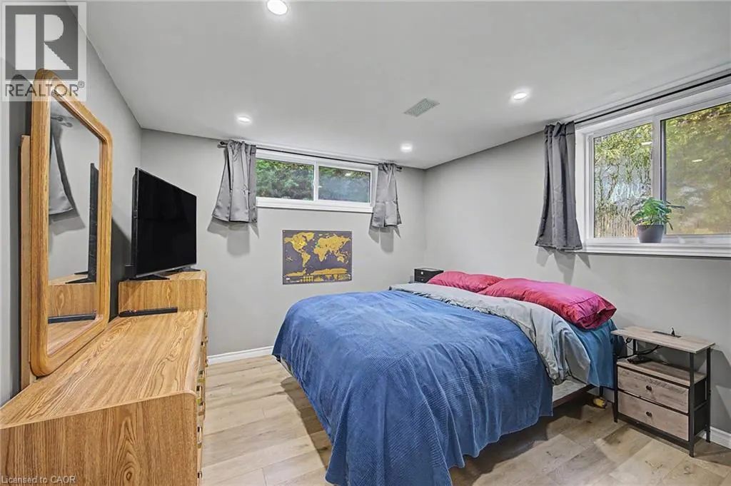 4 FAIRVIEW Street