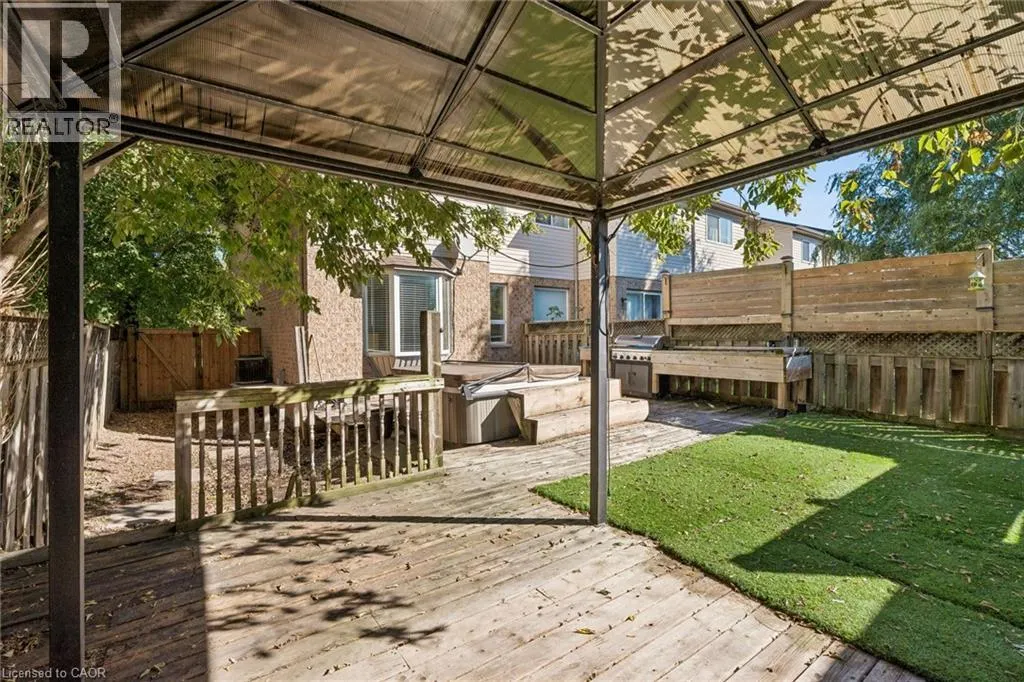27 PETTIT Street