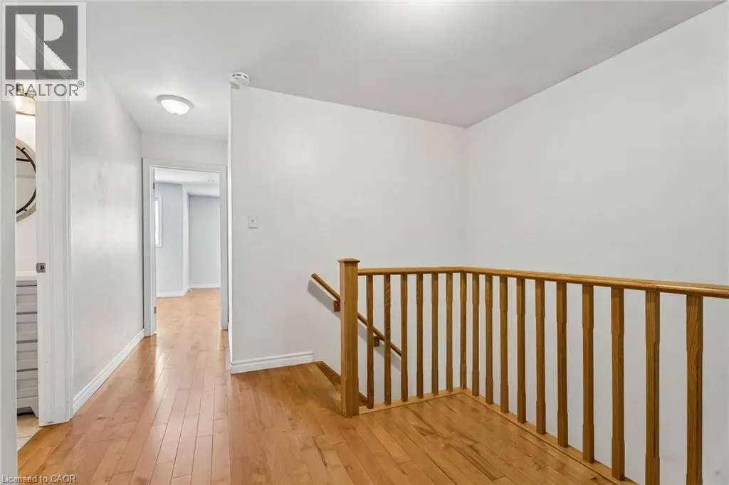 27 PETTIT Street