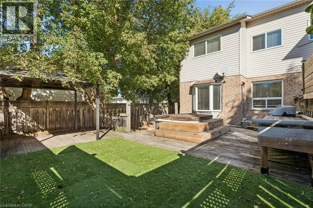 27 PETTIT Street