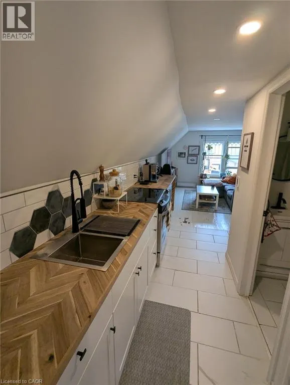 209 GEORGE Street Unit# 3 #3