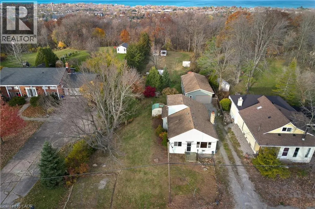 49 RIDGE Road E
