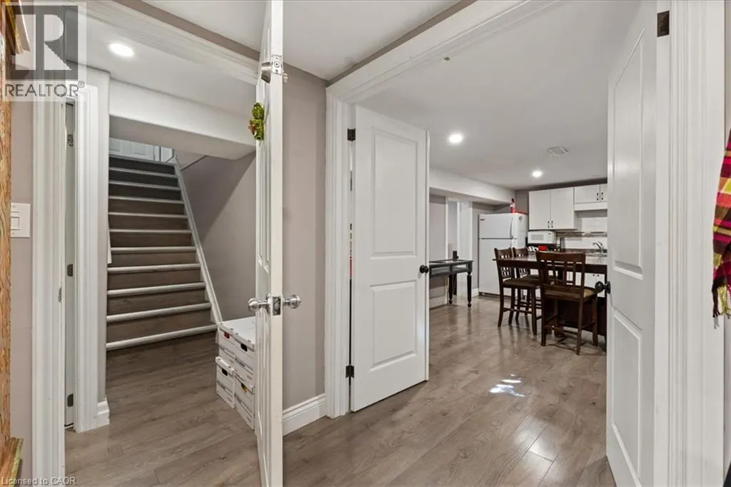154 PARIS Road