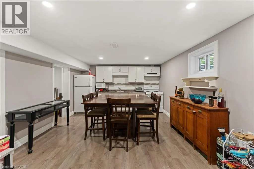 154 PARIS Road