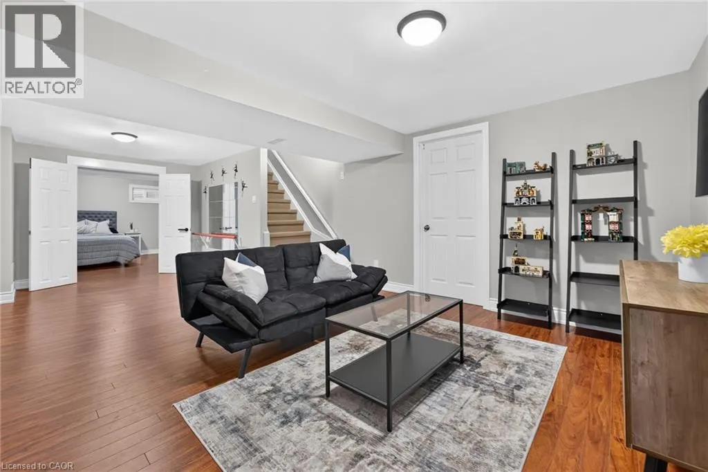 2595 CAVENDISH Drive